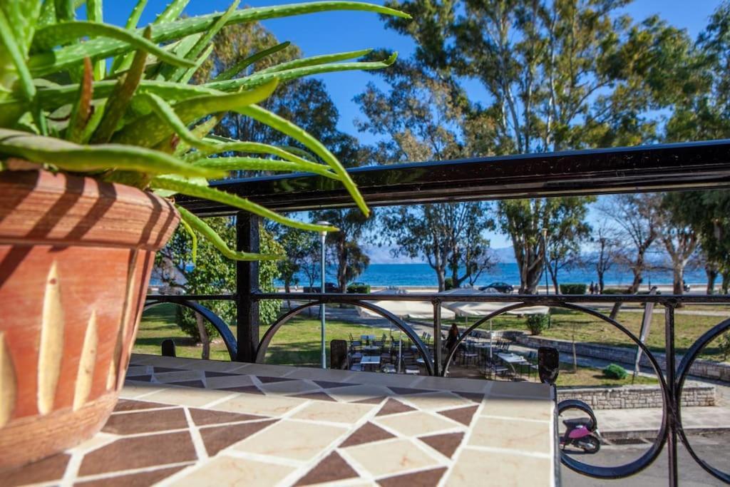 City Center, Sea View Apartment, Amelia! Anemomylos 外观 照片
