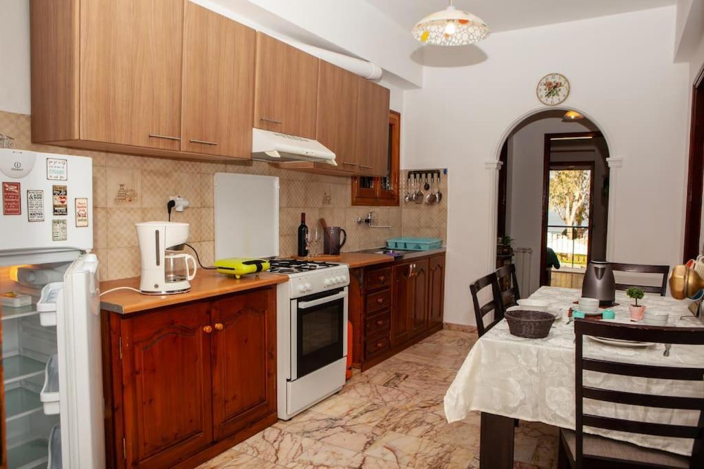 City Center, Sea View Apartment, Amelia! Anemomylos 外观 照片